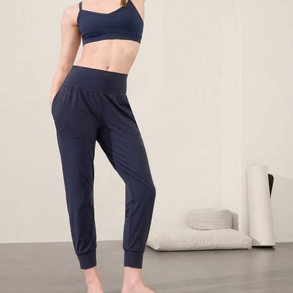 Athleta Salutations Jogger High Waist Side Pockets Ribbed Cuffs Gray Size Small - Picture 1 of 9